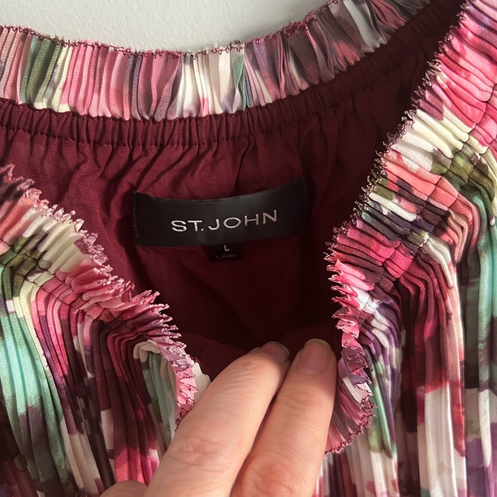 ST. JOHN floral silk pleated blouse